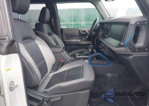 2021 Ford Bronco Black Diamond z USA, uszkodzony, nr VIN 1FMEE5DH0MLA84437